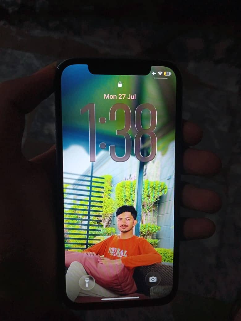 Apple iPhone 12 4