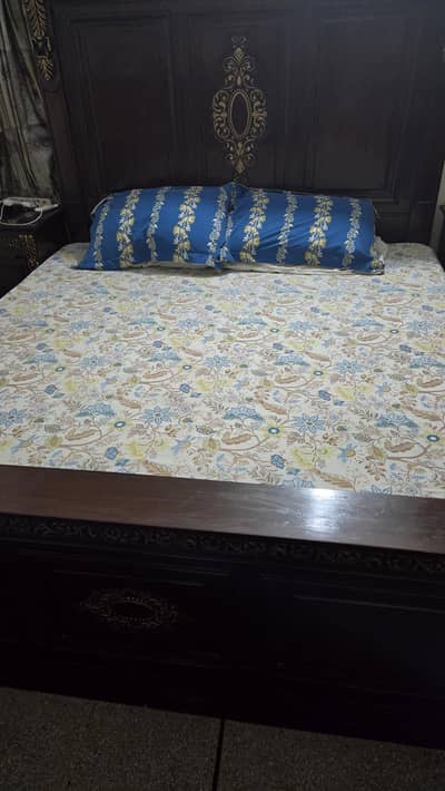 pure lakar bed set with side tables dressing and 2 chairs