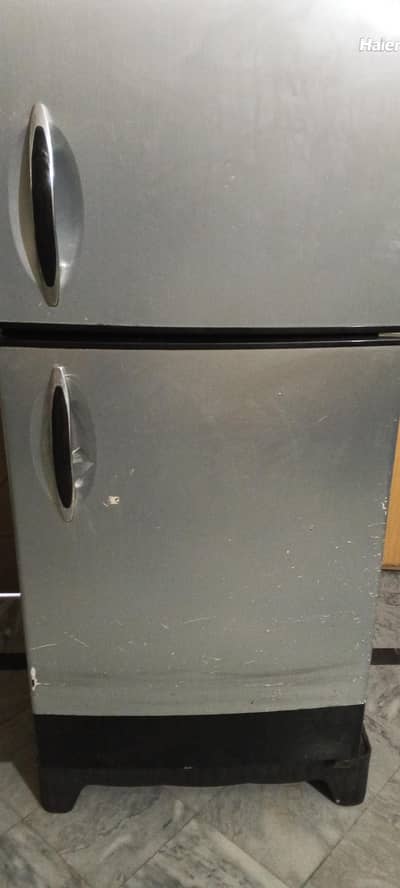 Haier ful size frige 28" + 29" full cooling urgent for sale,