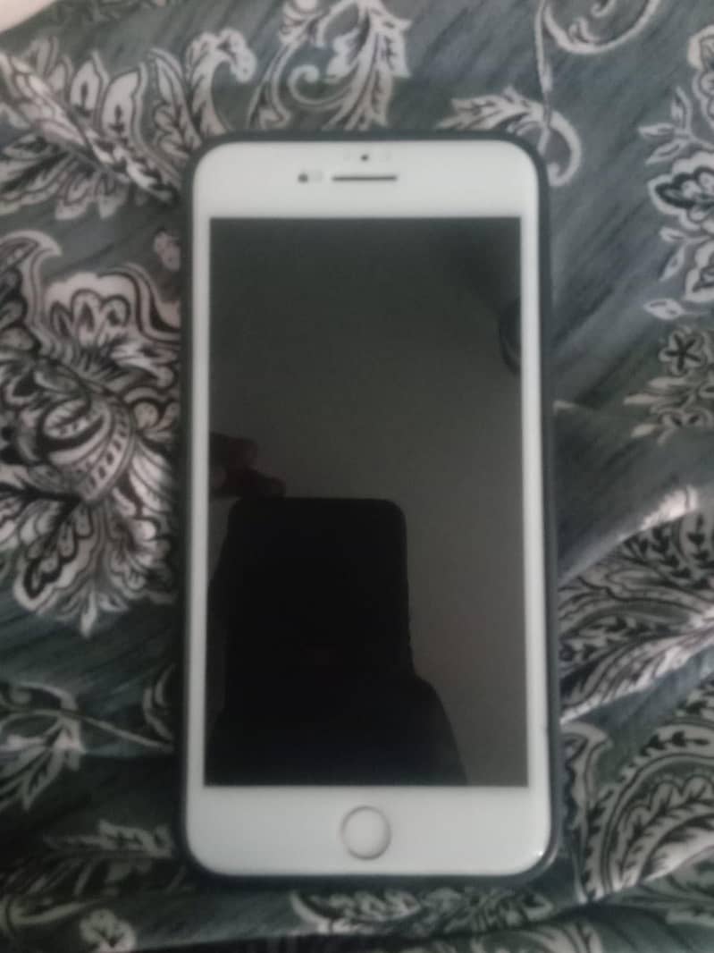 Apple iPhone 7 Plus wathsapp 03298675286 0