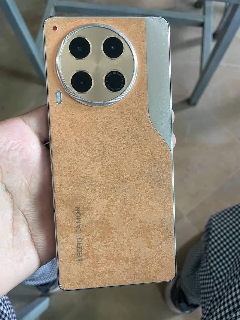 Tecno CAMON 30 1