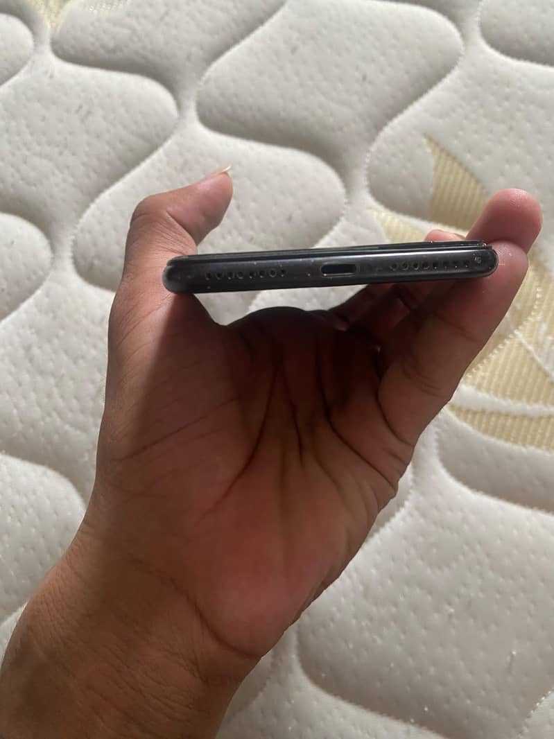 Apple iPhone 7 Plus 2