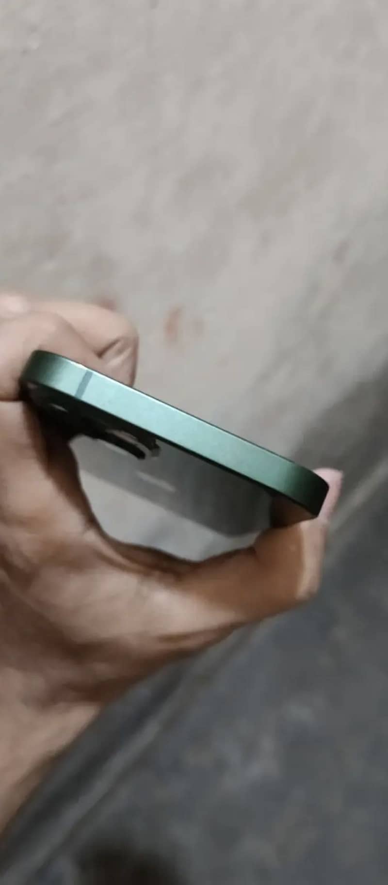 Apple iPhone 13 0