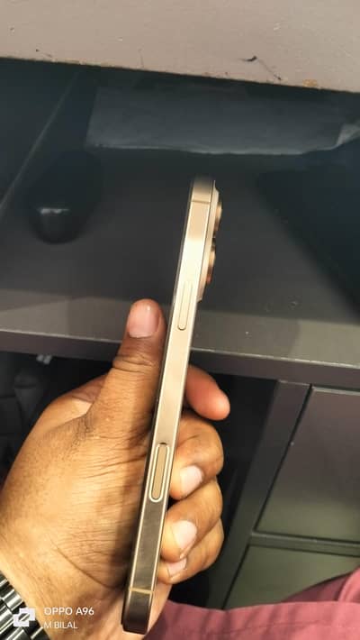 Apple iPhone 16 Pro Max