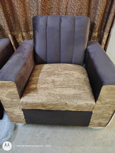 New sofa set 8 seater 10/10 condition 5 seater and sofacomebed