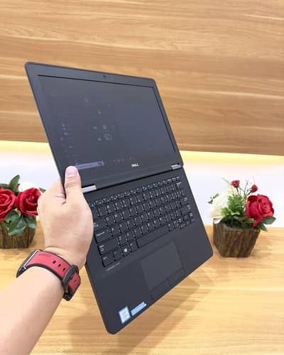 Dell Latitude UltraSlim  Core i7 6th Generation 8GB Ram DDR4