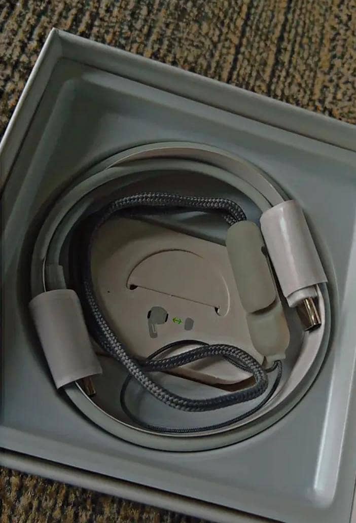 earbuds 4