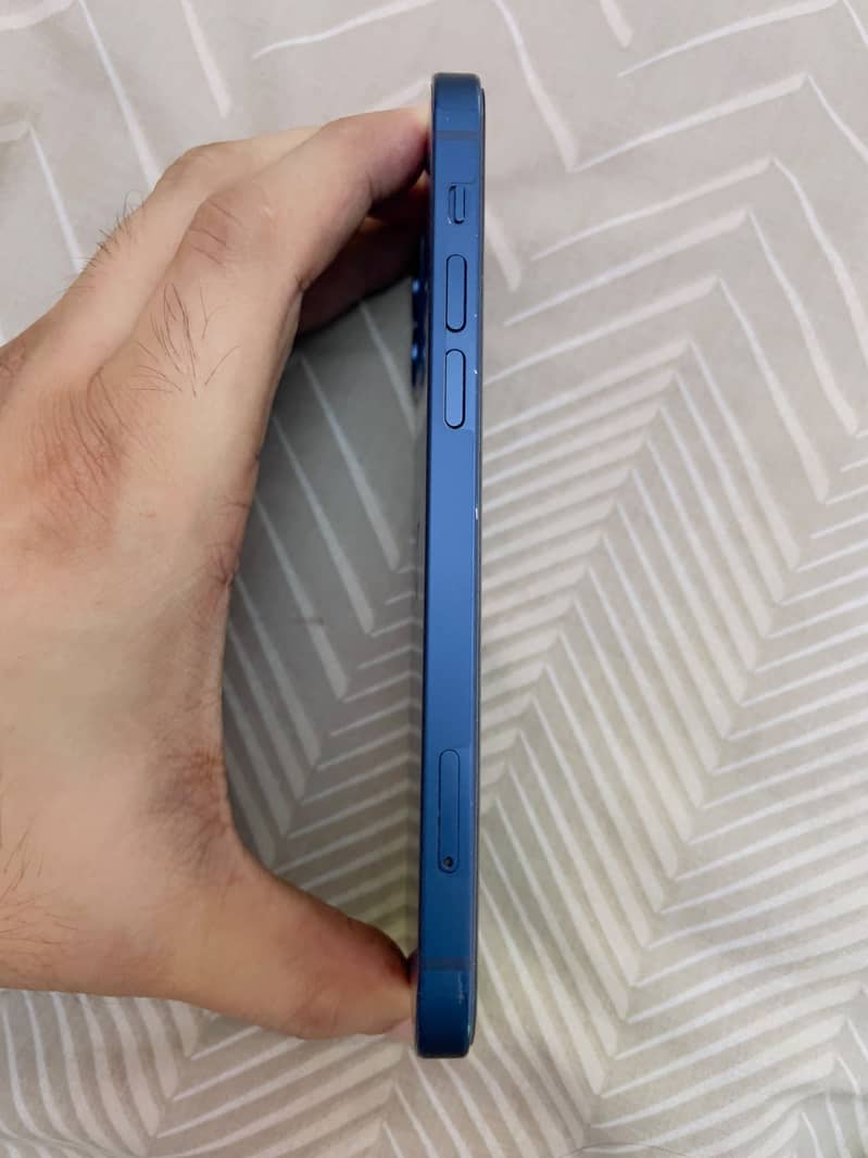 Apple iPhone 12 3