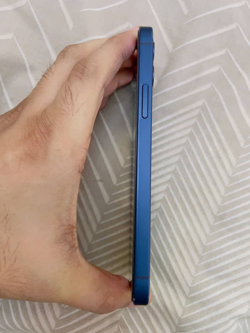 Apple iPhone 12 5