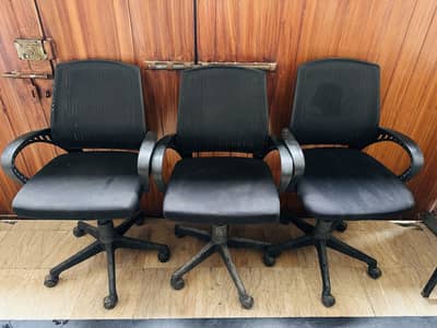 Selling Office chairs and tables