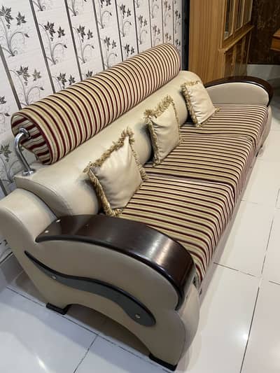 6 setter sofa 10/8 clean condition home used sofa