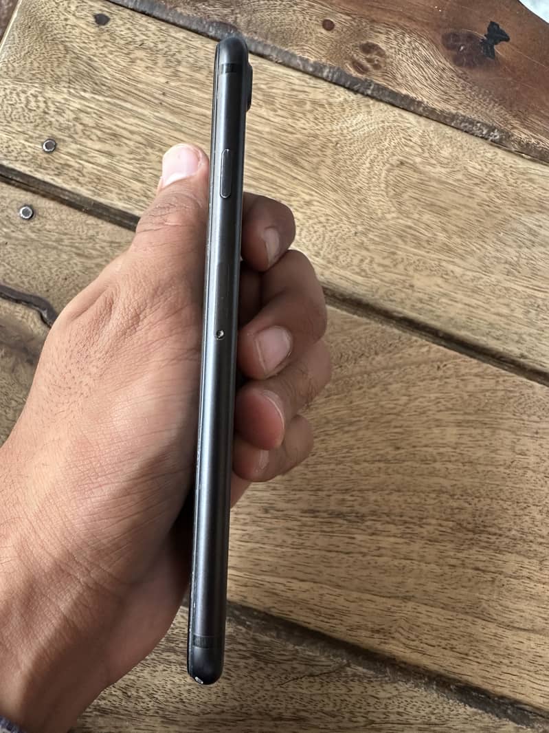 Apple iPhone 7 1