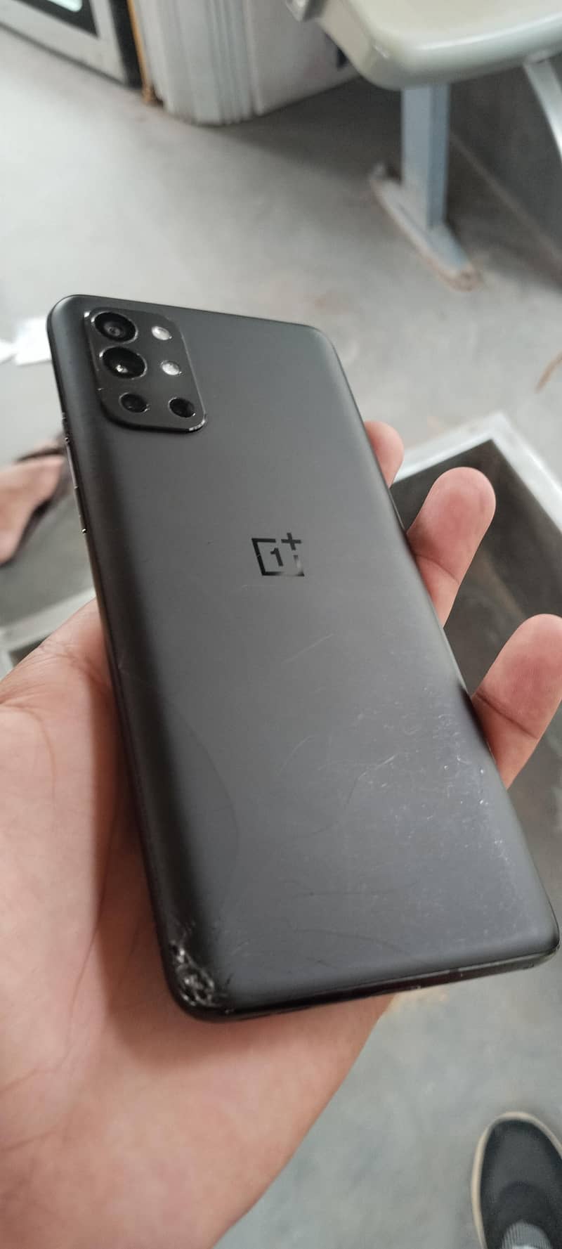 One Plus 9R 3