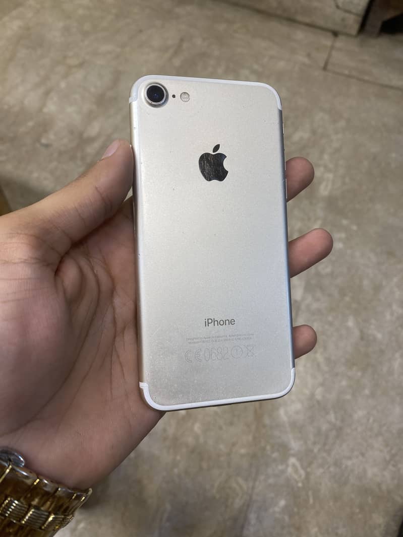 Apple iPhone 7 1