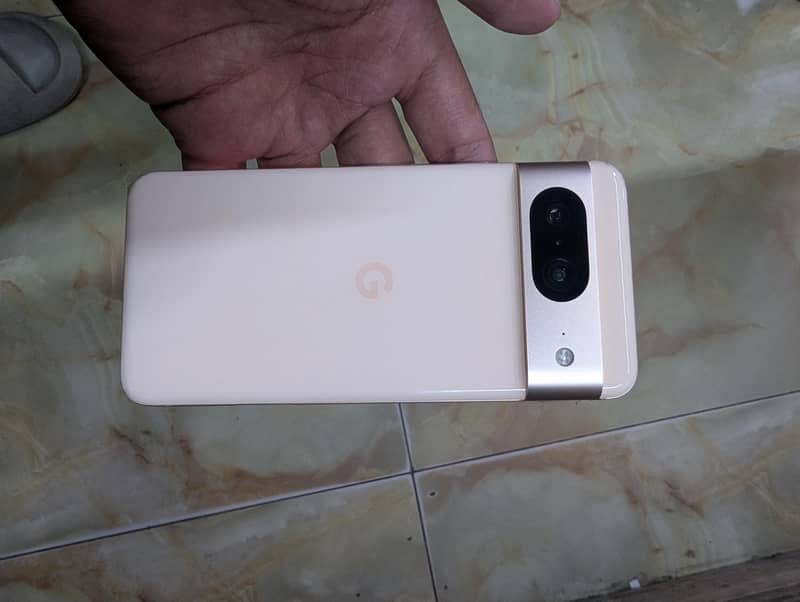 Google Pixel 8 4