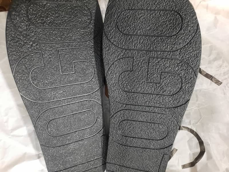 Logo slippers 1