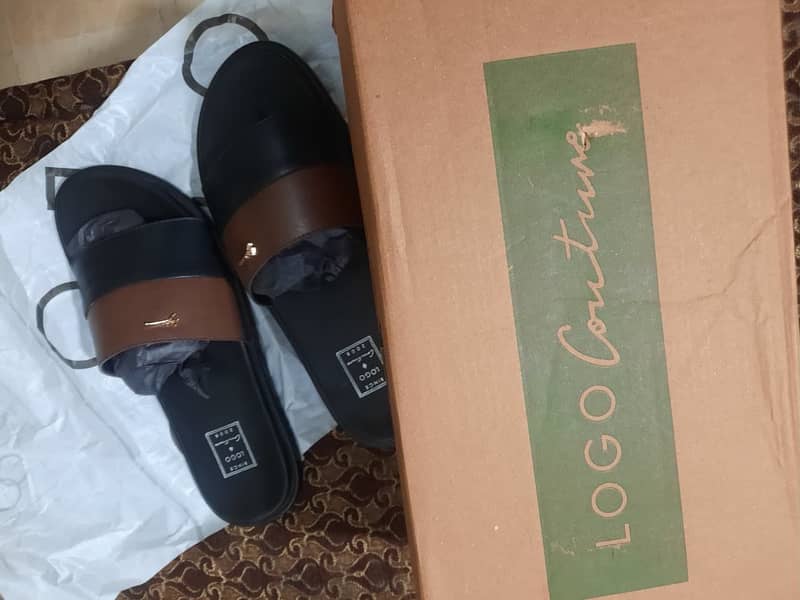 Logo slippers 3