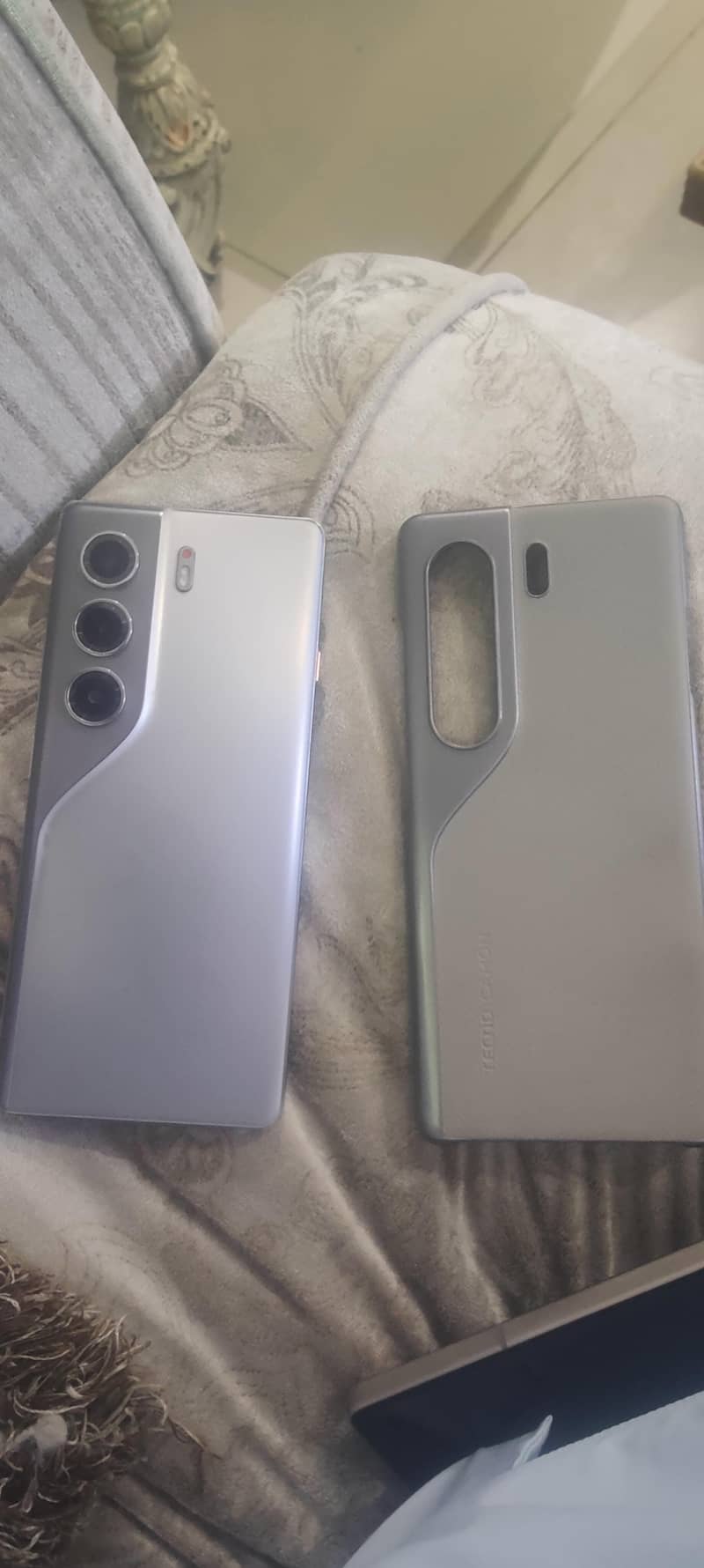 Tecno CAMON 40 Pro 0