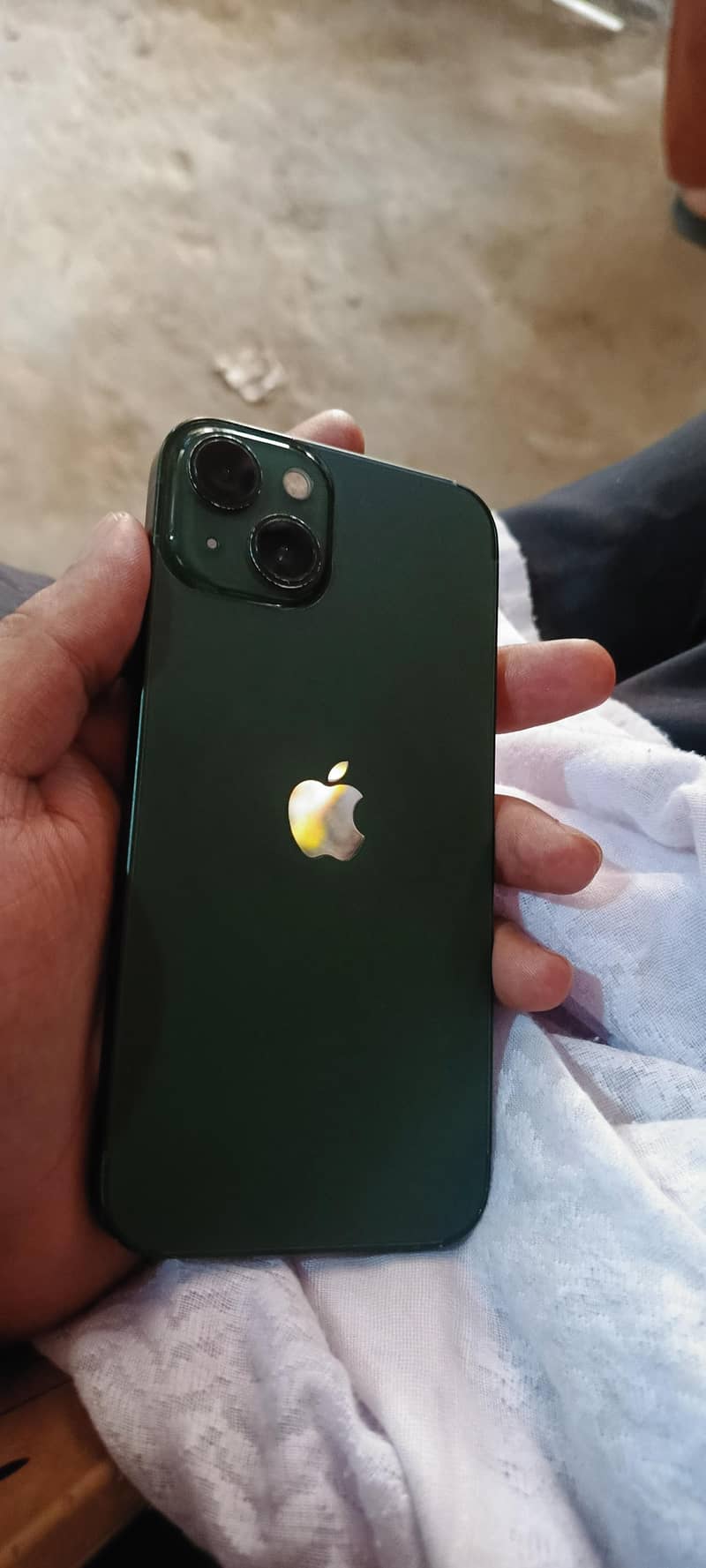 Apple iPhone 13 0