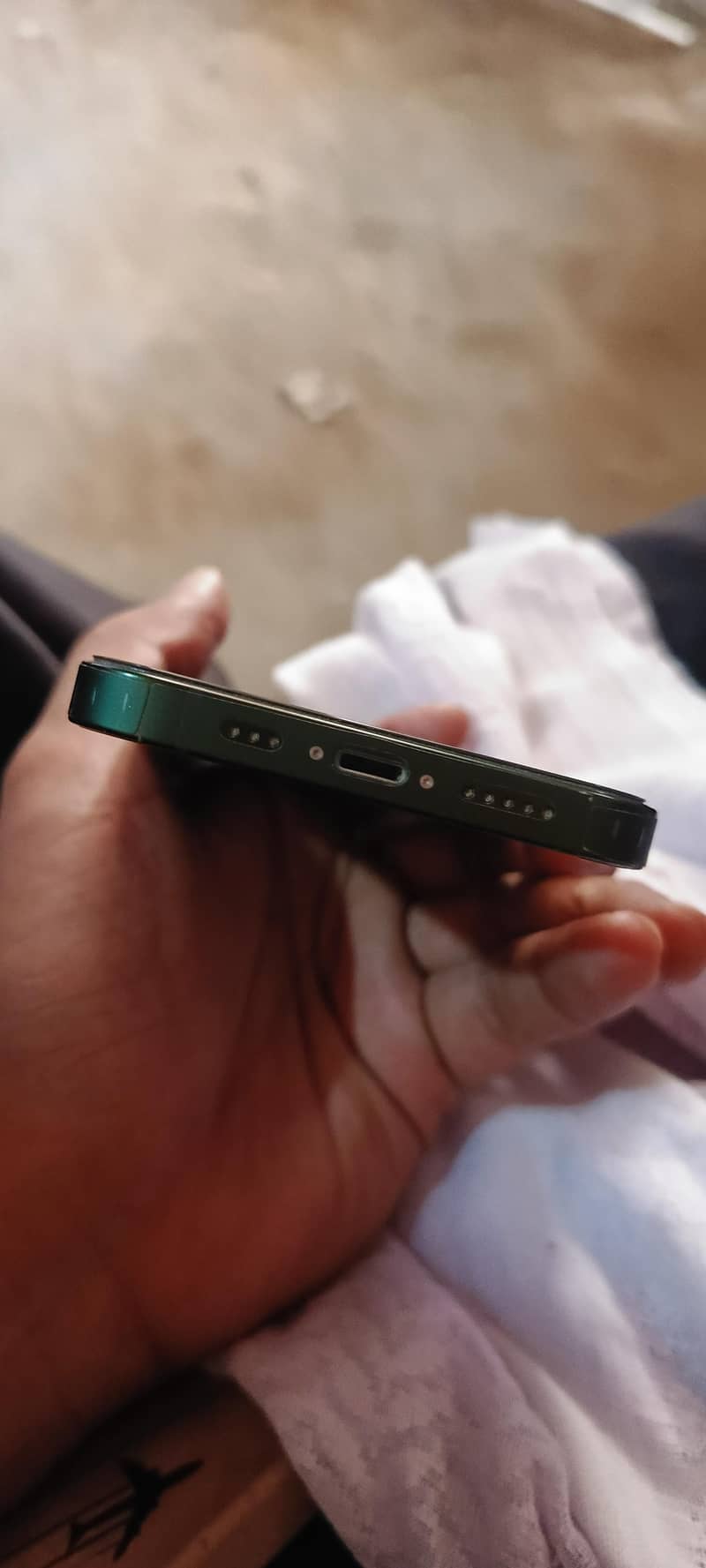 Apple iPhone 13 2