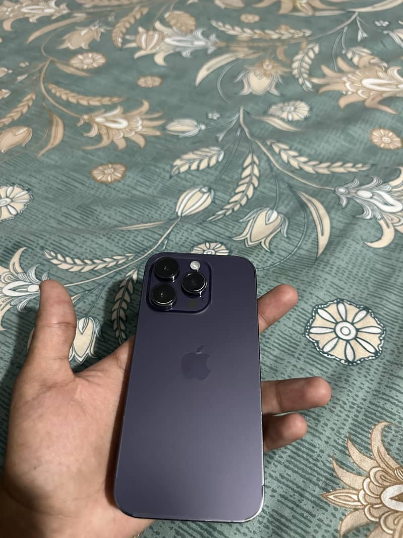 Apple iPhone 14 Pro 0