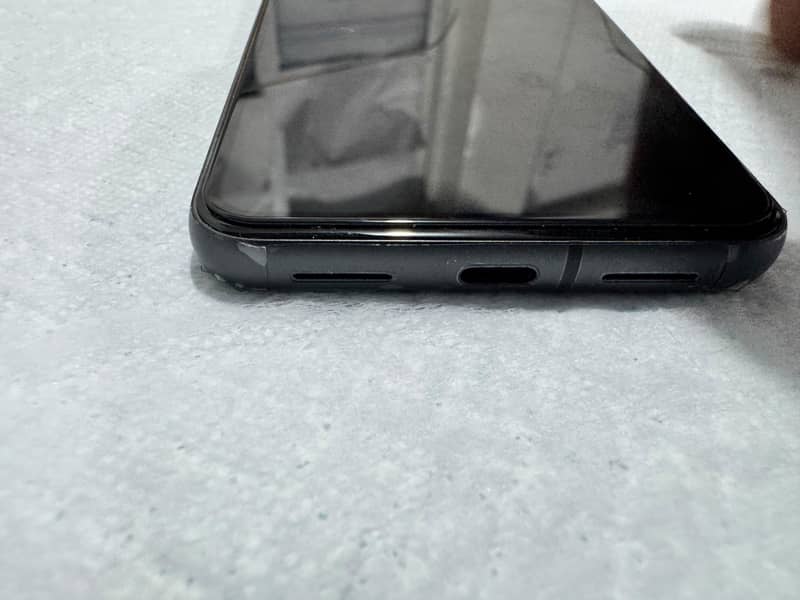 Google Pixel 8 4