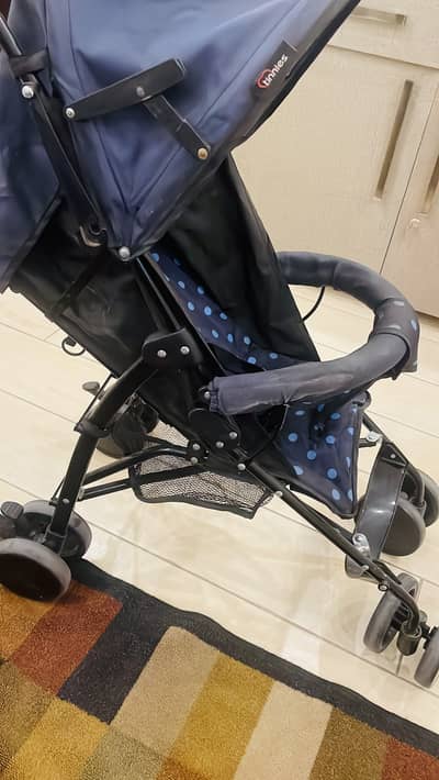Tinnies pram in good and working condition
