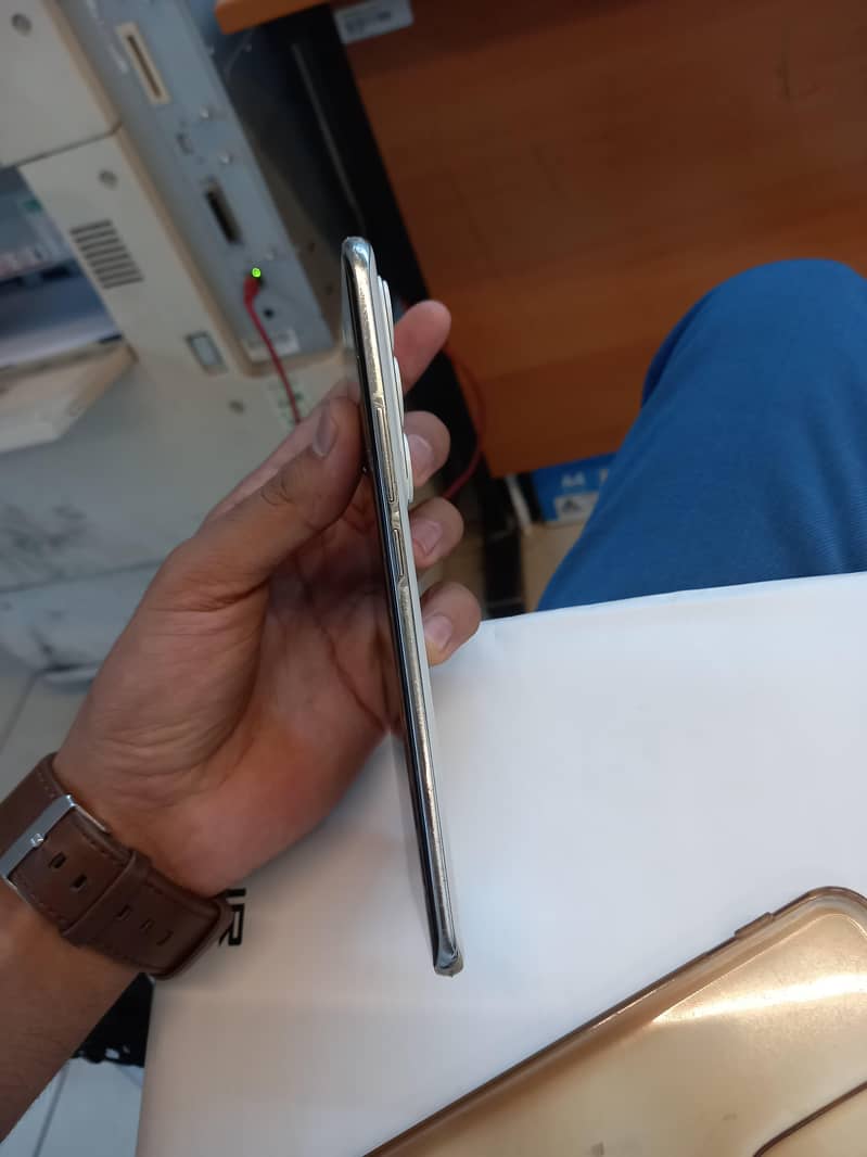 Tecno Spark 40 pro plus 3