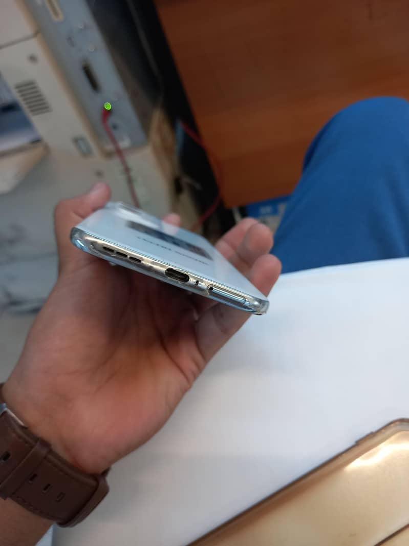 Tecno Spark 40 pro plus 4