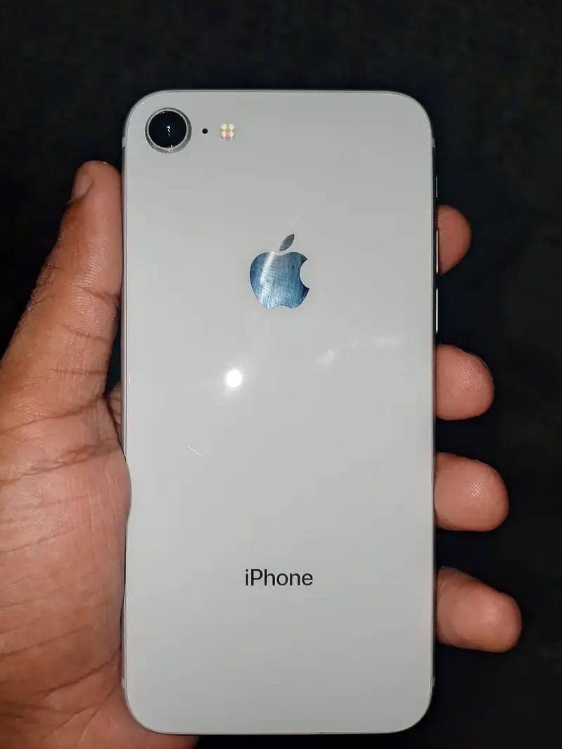 Apple iPhone 8 1