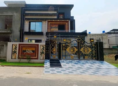 A Well Designed Prime Location House Is Up For sale In An Ideal Location In Lahore