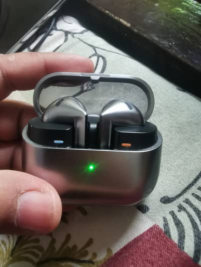 samsung buds 3 like new 100 percent original