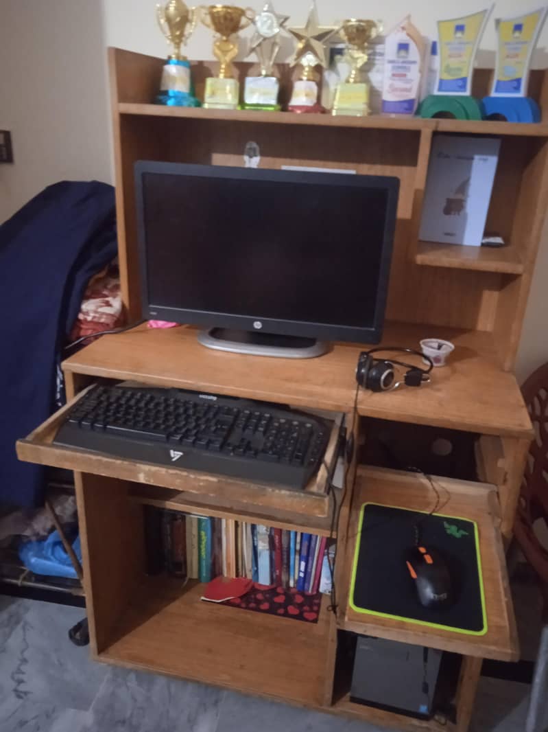 Computer Desk 0