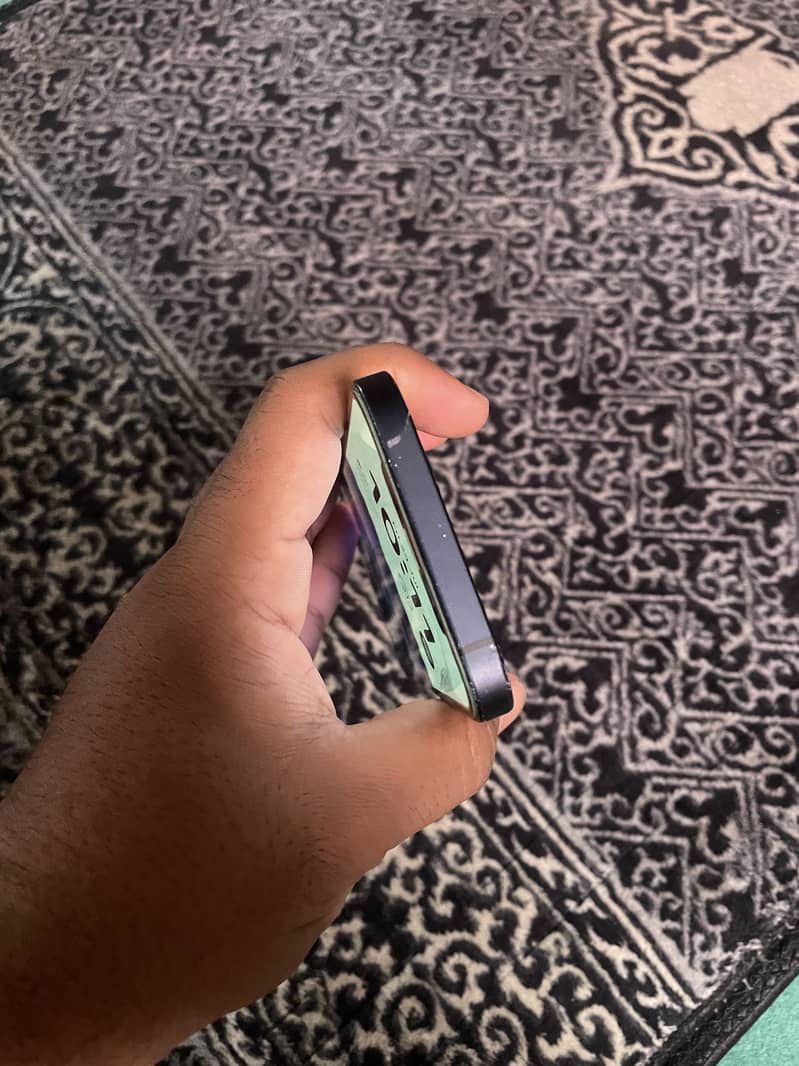iphone 12 4