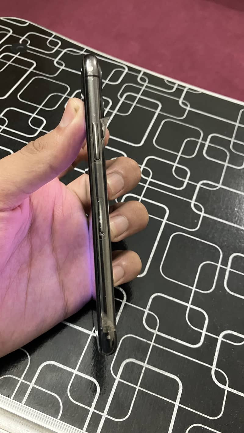 iPhone 11 Pro 5