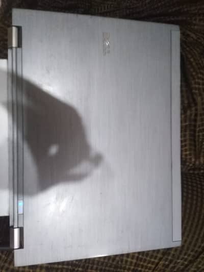 Dell latitude E6410 6gb  ram 128 gb ssd