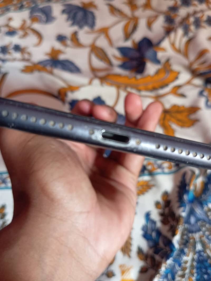 Apple iPhone 8 Plus 6
