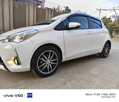 Toyota Vitz 2018 ( 03337891371 contact on this nu