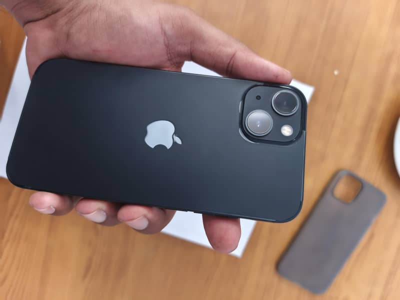 Apple iPhone 13 0