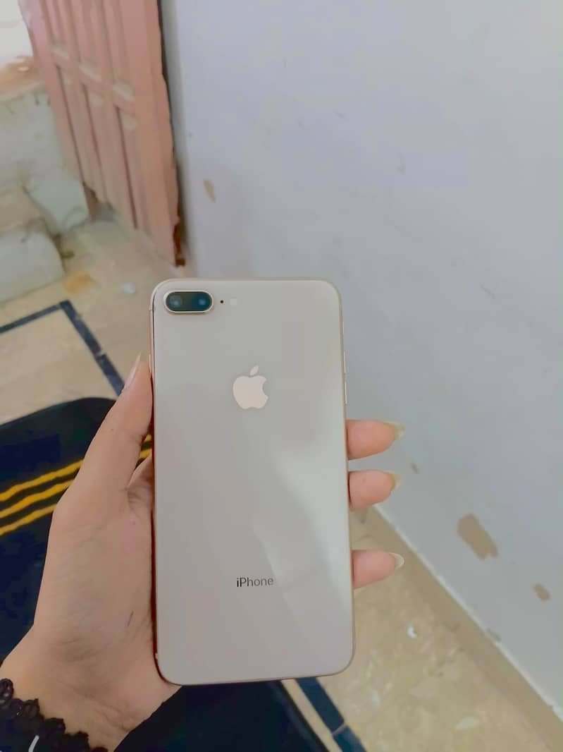Apple iPhone 8 Plus 6