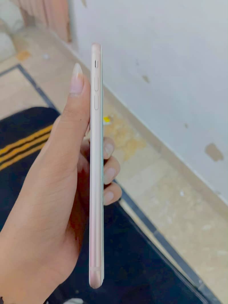 Apple iPhone 8 Plus 9
