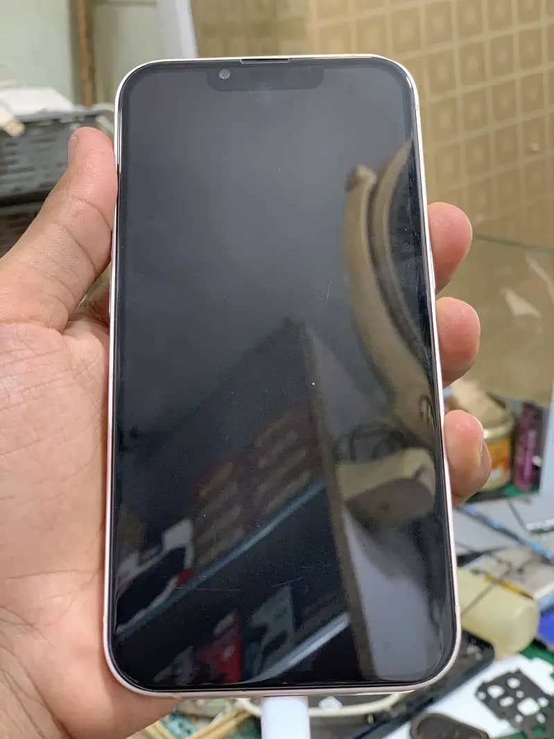 Apple iPhone 13 1