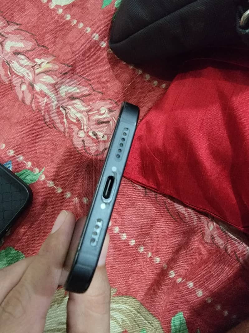 IPhone 16 pro max 2