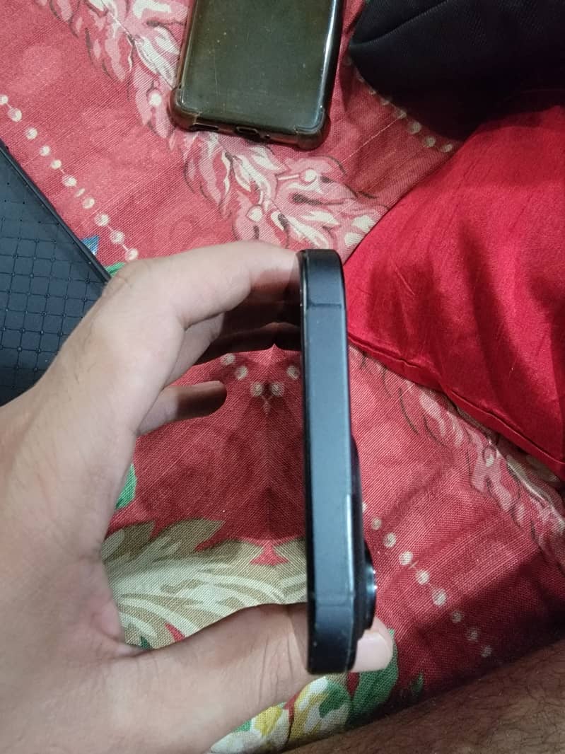 IPhone 16 pro max 3