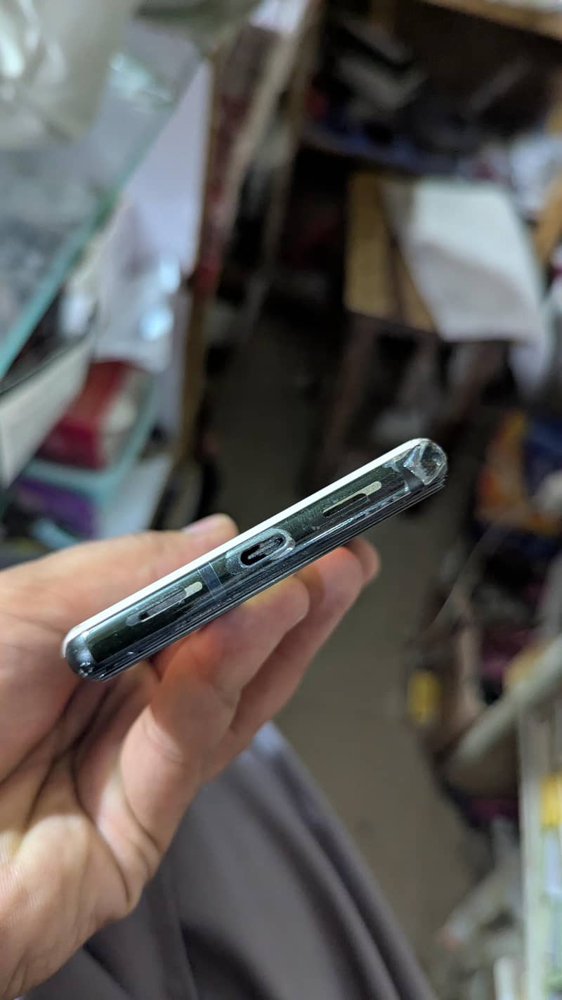 Google Pixel 6 4
