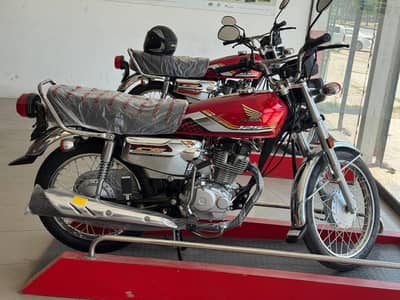 Honda 125 Red Gold 2026