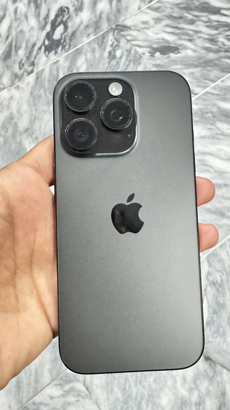 Apple iPhone 16 Pro 0