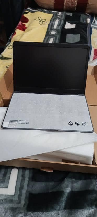 BRAND NEW LAPTOP AMD Ryzen 5 7430U
