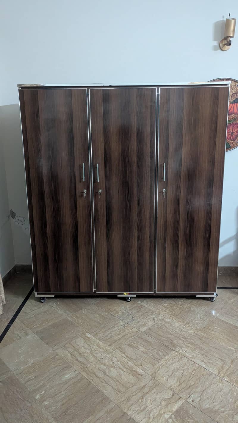 Wardrobe 0