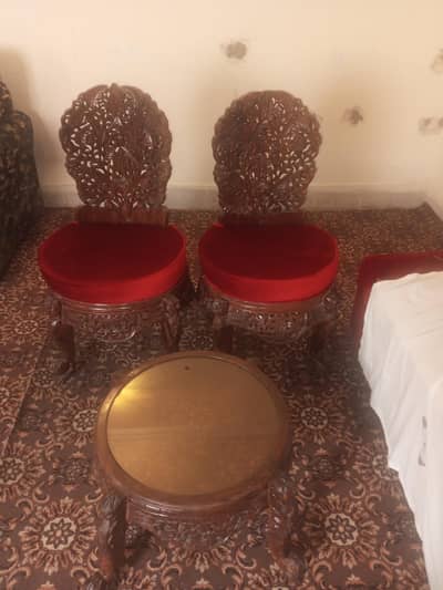 Cheenyoti chairs with table